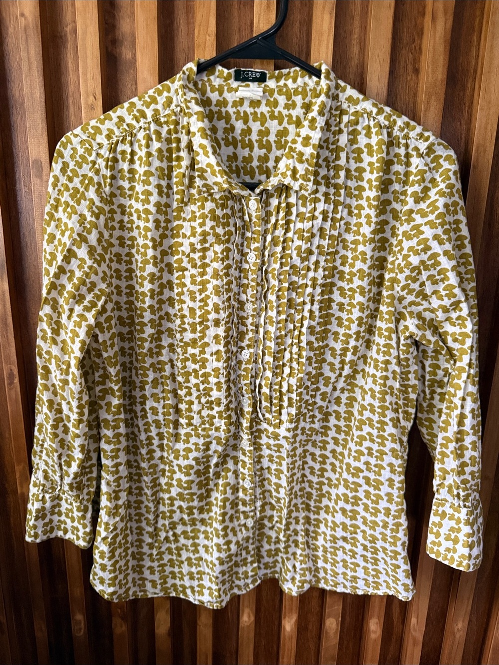 J crew 100% Cotton Patterned Buttoned Front blouse. M